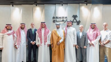 وزير الاتصالات وتقنية المعلومات يزور أرماح الرياضية ويشيد بالتحول الرقمي