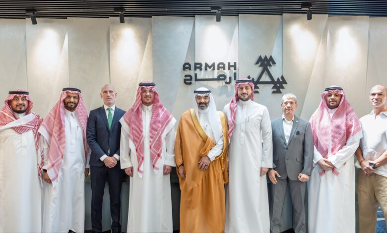 وزير الاتصالات وتقنية المعلومات يزور أرماح الرياضية ويشيد بالتحول الرقمي