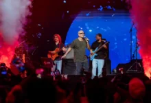جمهور بالآلاف يحفظ الجديد عمرو دياب يشعل ليلة بنش مارك