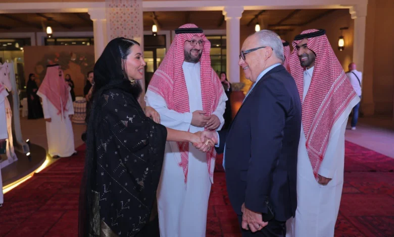 في ساحة الزلال بالدرعية.. إطلاق كتاب الرياض للأميرة سُرى بنت سعود