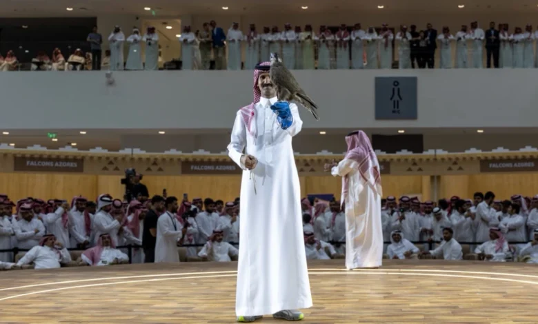 مطلع أكتوبر.. انطلاق مزاد المركز الوطني للصقور لصقور الطرح المحلي