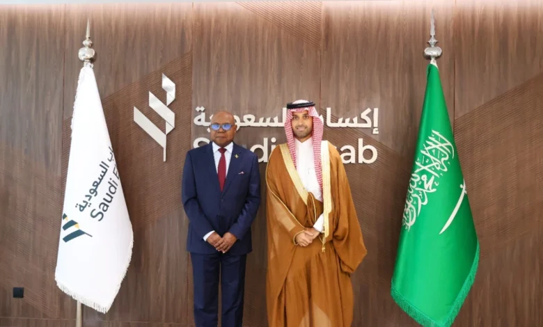 وزير السياحة الجامايكي يبحث مع إكسابدعم الاستثمار في المنشآت السياحية الصغيرة