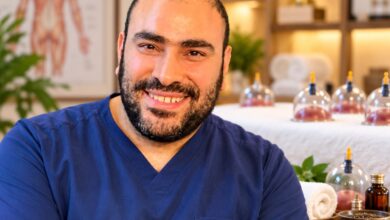 الأخصائي محمد صابر الحجامة ممارسة علاجية تكميلية تجمع بين الطب النبوي والحديث