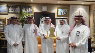 جمعية إيثار الدوائية تمنح العضوية الفخرية للشيخ عبدالله بن عبدالرحمن الجميح