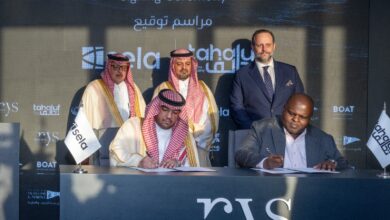 نائب أمير منطقة مكة المكرمة يشهد مراسم توقيع اتفاقية استضافة معرض البحر الأحمر لليخوت